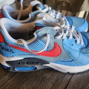 Nike Women's Athletic Shoes — Light Blue with Red Swoosh